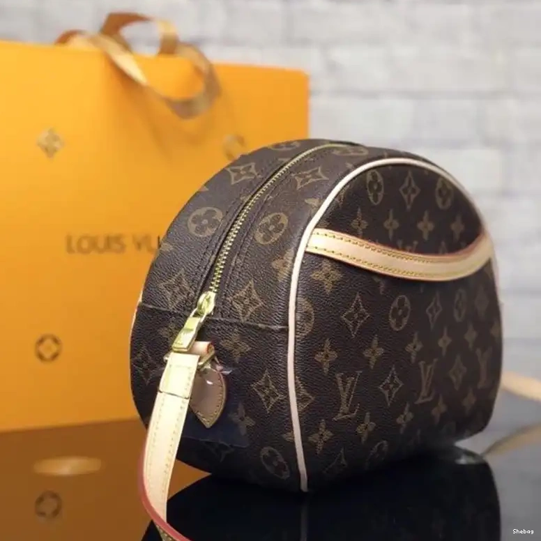 1906BL0134 LV Bags 0519